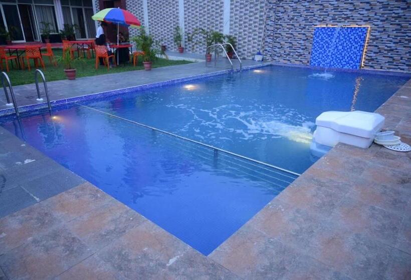 فندق Grand Resort