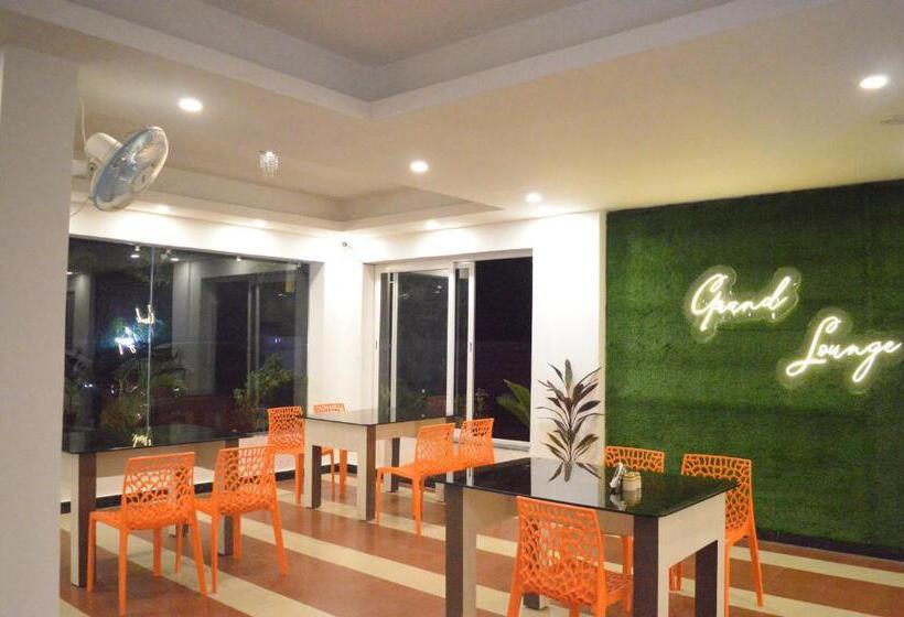 فندق Grand Resort