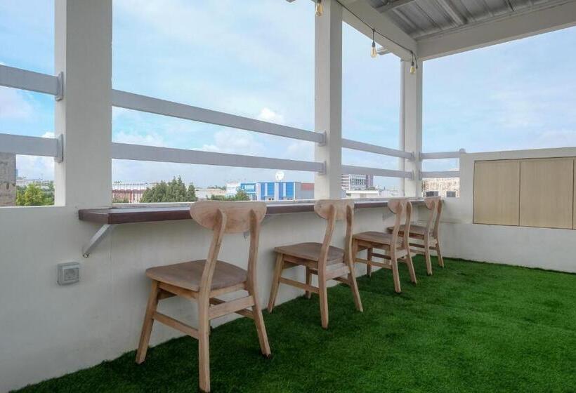 Отель Koolkost Syariah At Ir Soekarno Solo Baru