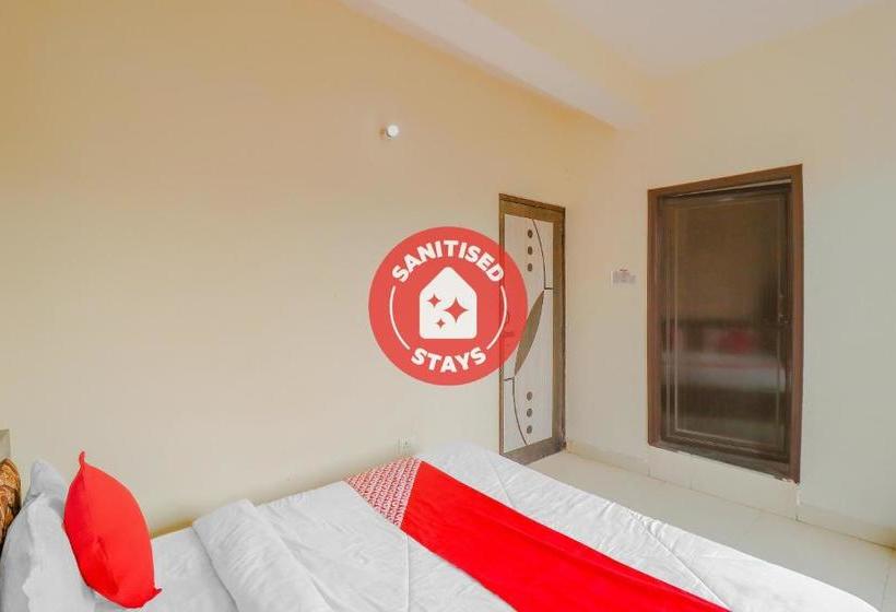 호텔 Oyo 76456  Noida Hub 2