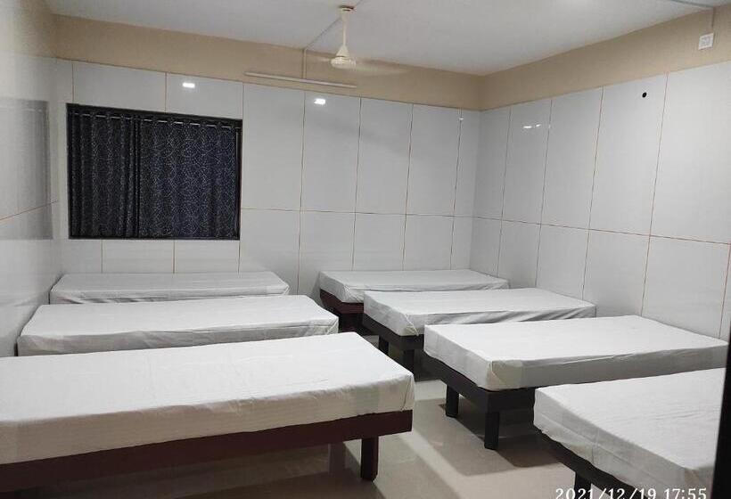 Отель Quilon Residency