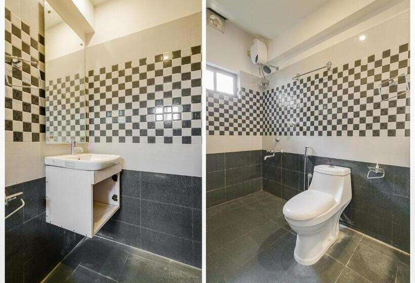 Отель Quilon Residency