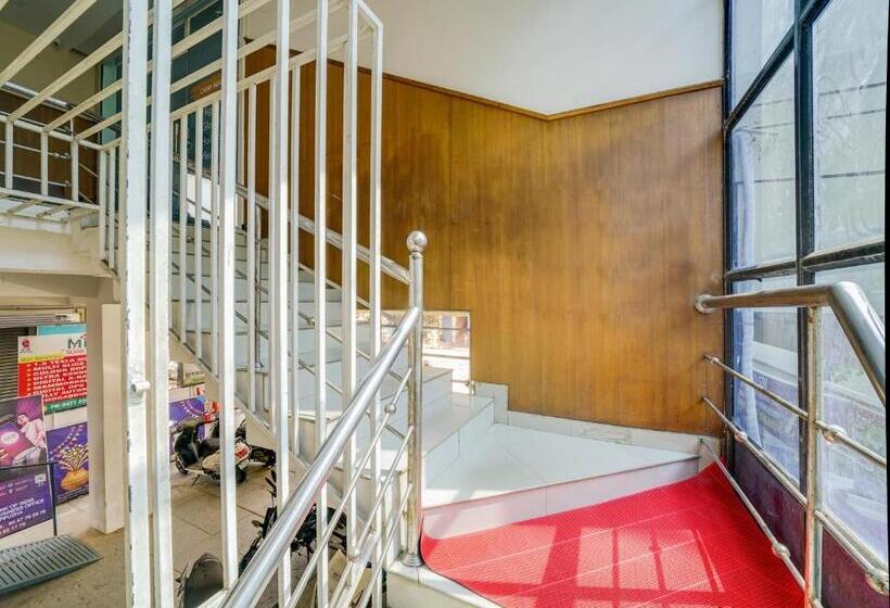 Отель Quilon Residency