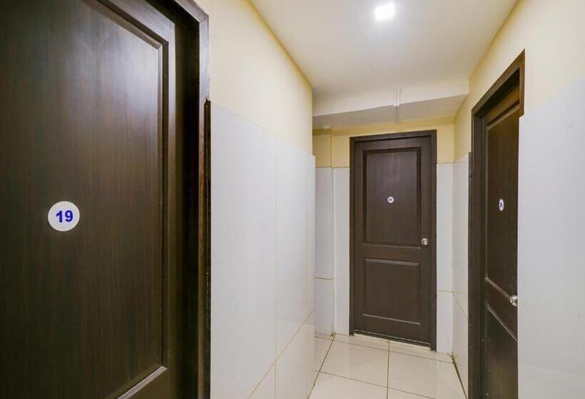 Отель Quilon Residency