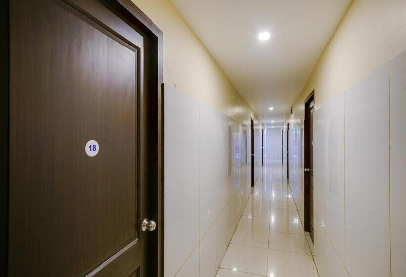 Отель Quilon Residency