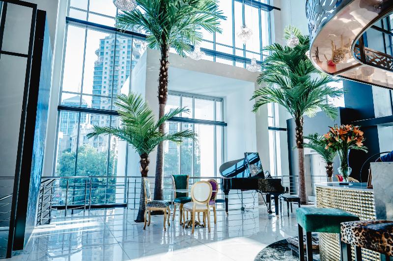 Отель Sky, Sandton