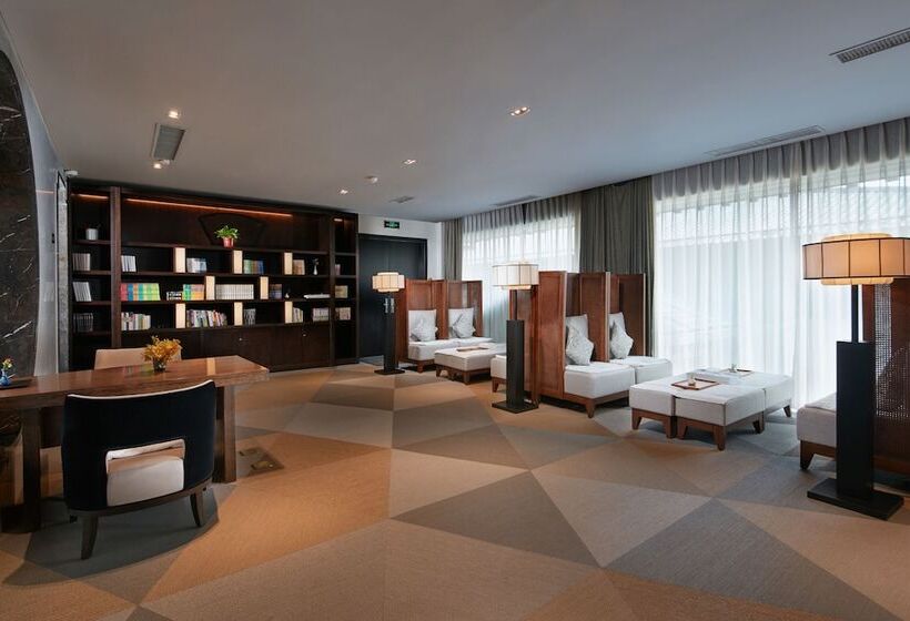 ホテル Slender West Lake Hot Spring Resort