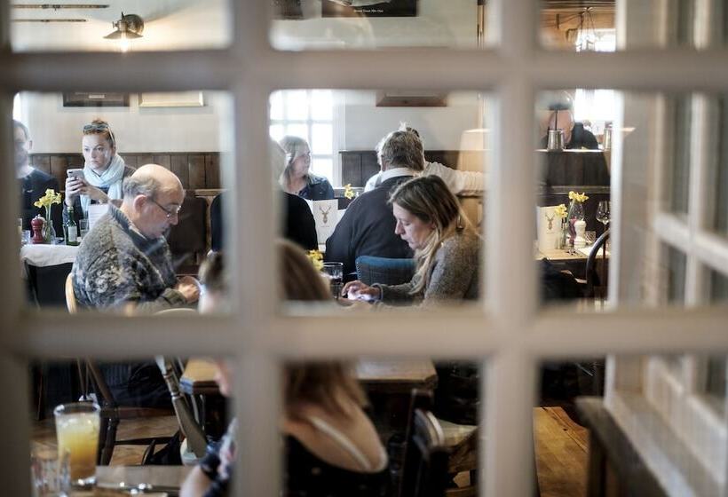 בית מלון כפרי The White Hart