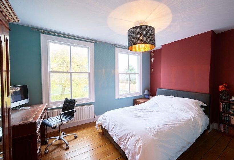 Modern 3 Bedroom House With Garden In Peckham