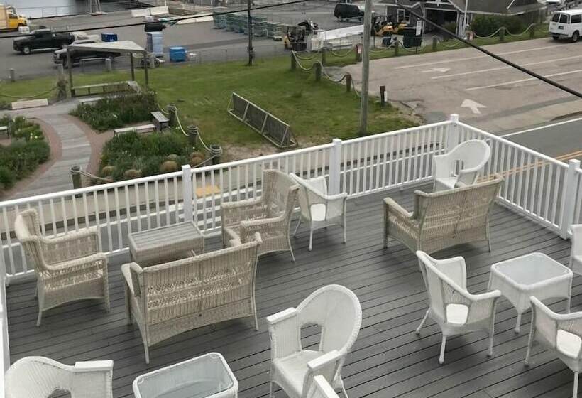 New Shoreham House Inn