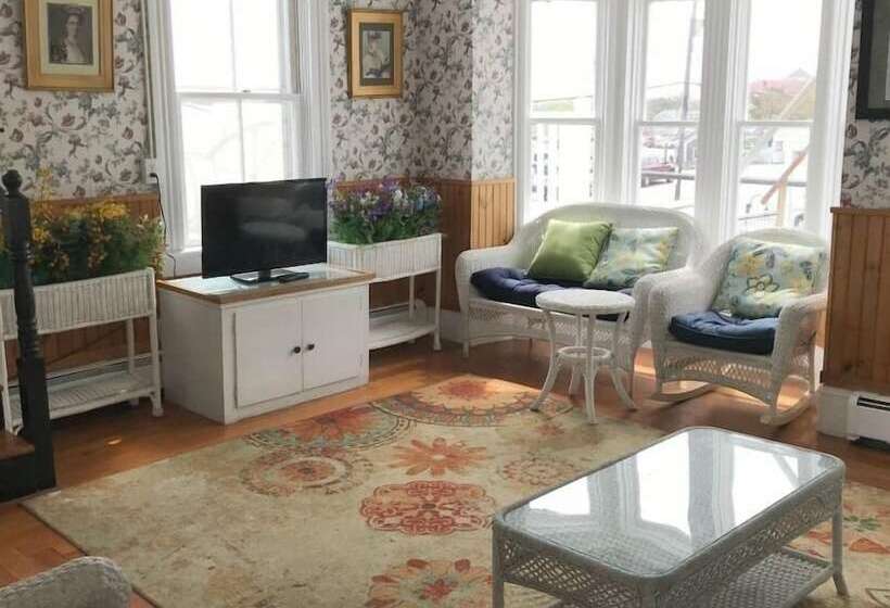 New Shoreham House Inn