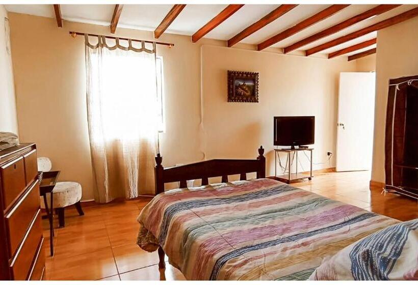 پانسیون Enhebra House