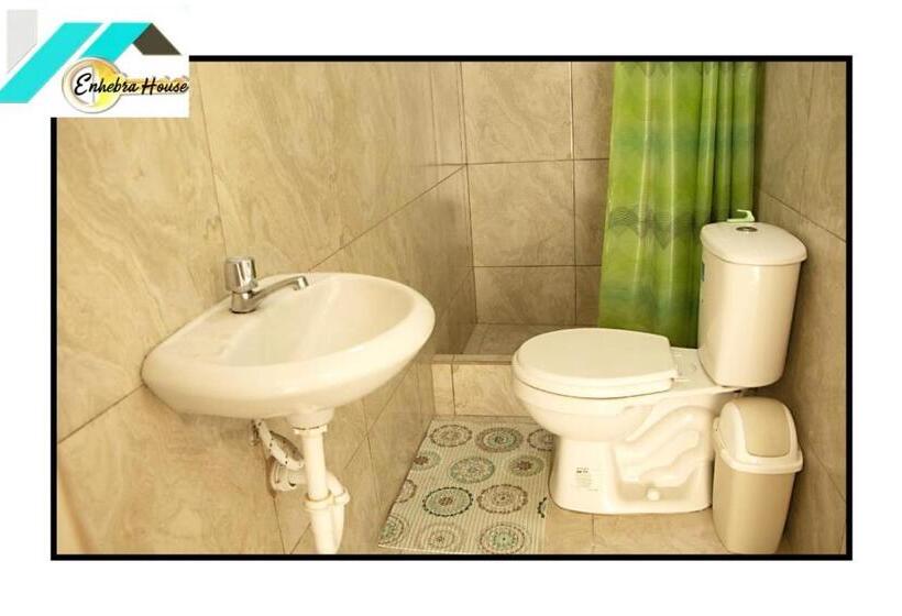 پانسیون Enhebra House