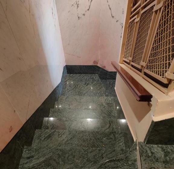 پانسیون Hostal Boreal Mistral