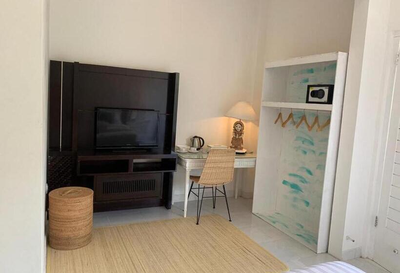 펜션 Nikiniko Beach House By Lolavillas   100mts To The Beach