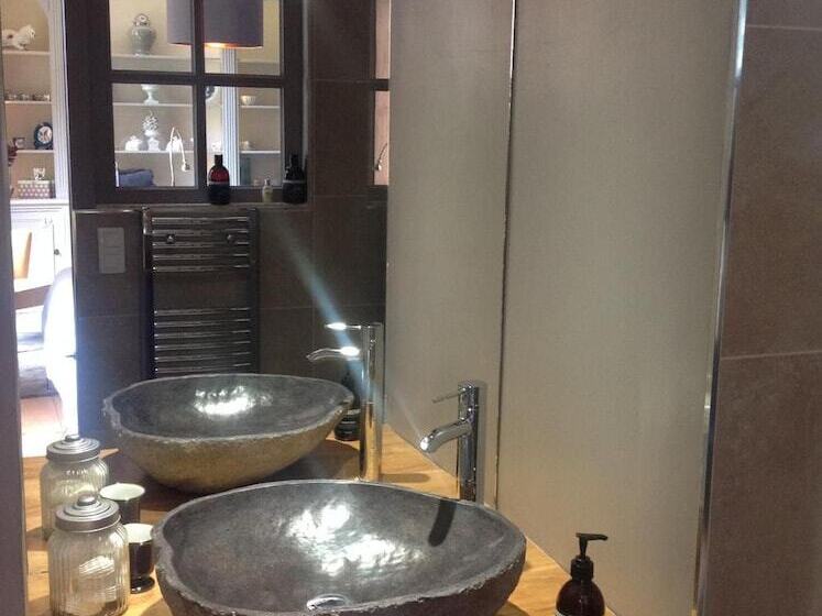 膳宿费 Rouge Maison