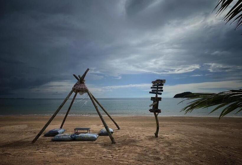 استراحتگاه Baan Koh Mak