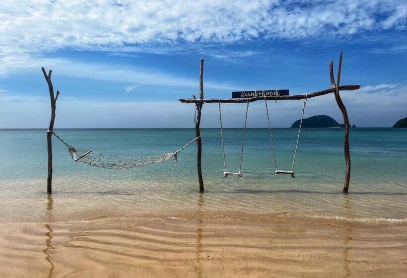 渡假胜地  Baan Koh Mak