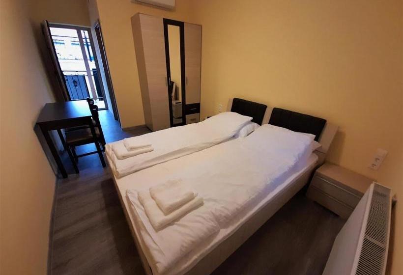 مبيت وإفطار Bársony Vendéglő és Panzió