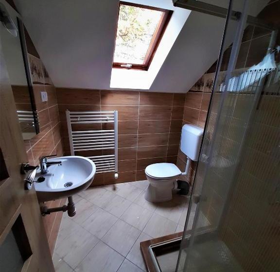 مبيت وإفطار Bársony Vendéglő és Panzió