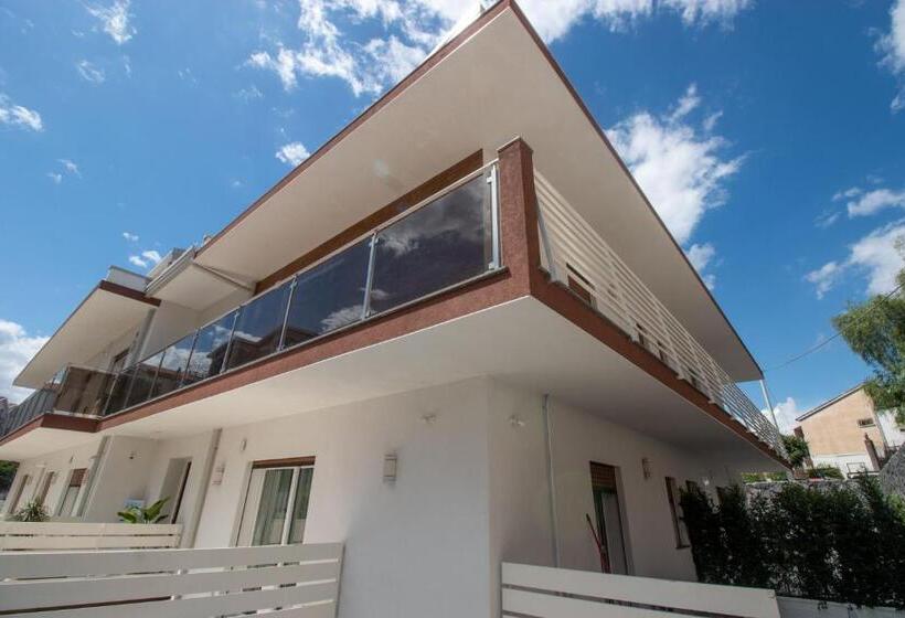 مبيت وإفطار Independence House Holiday