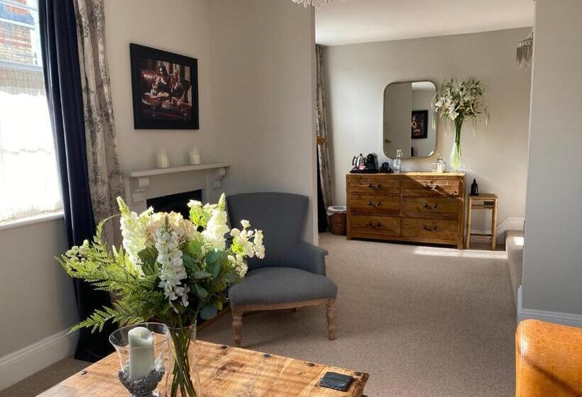 Bed and Breakfast No 22