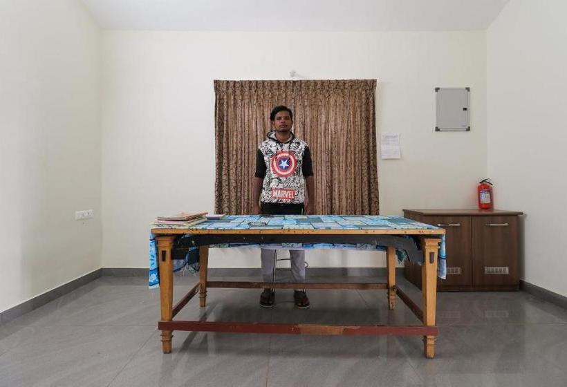 호텔 Capital O 76811 Lakuari Planet