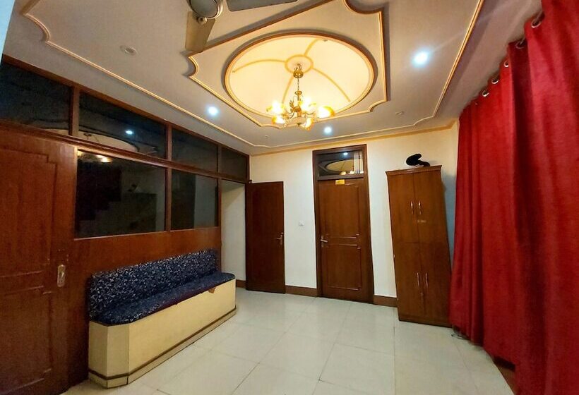 Goroomgo Hotel City Palace Nainital