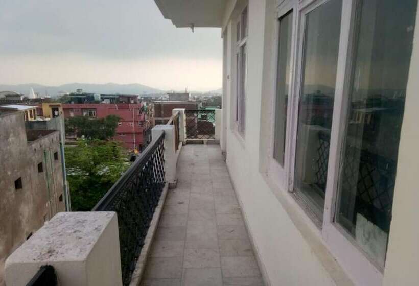 Goroomgo Hotel City Palace Nainital