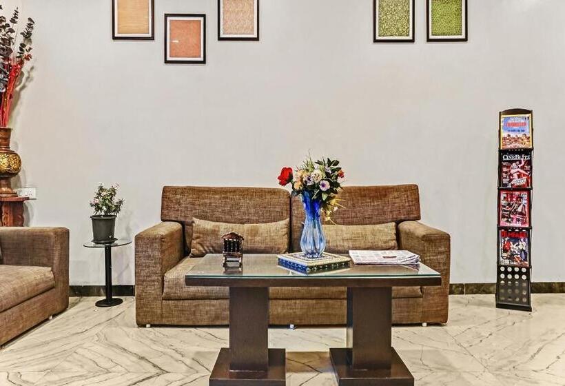 Hotel O Log Inn Plaza Near Eon It Park