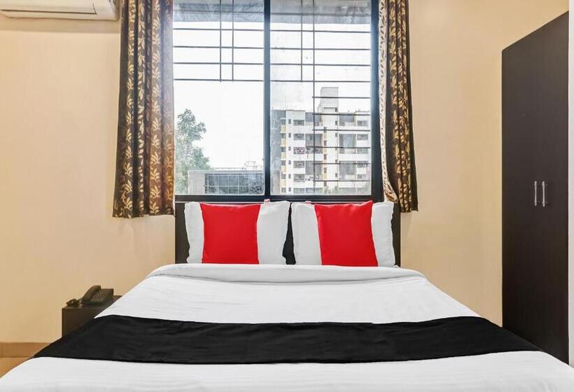 Hotel O Log Inn Plaza Near Eon It Park