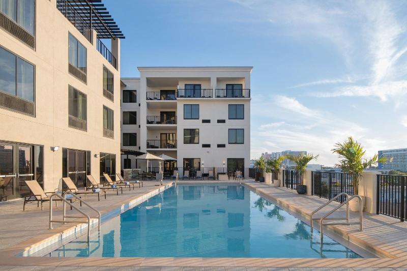 فندق Courtyard By Marriott Clearwater Beach