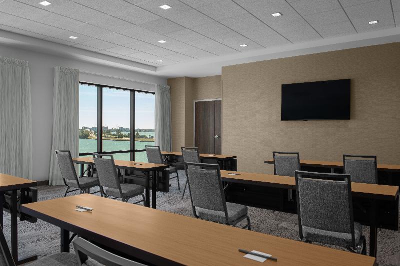 فندق Courtyard By Marriott Clearwater Beach