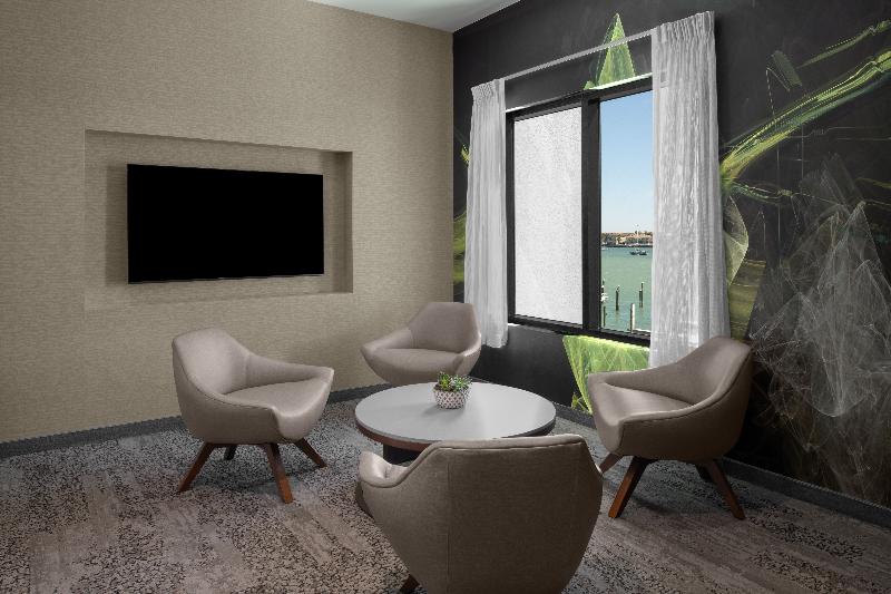 فندق Courtyard By Marriott Clearwater Beach