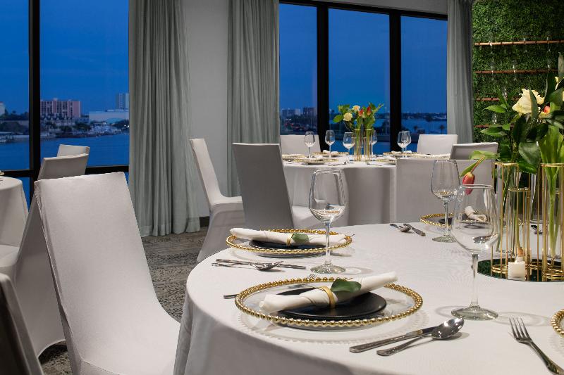 فندق Courtyard By Marriott Clearwater Beach