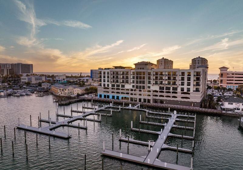 فندق Courtyard By Marriott Clearwater Beach