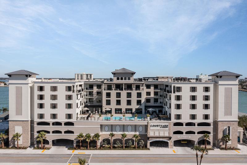 בית מלון כפרי Courtyard By Marriott Clearwater Beach