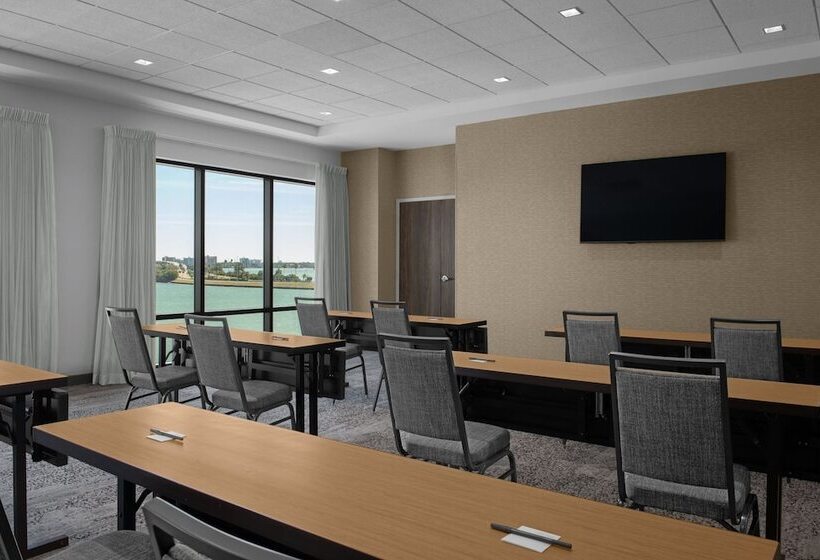 فندق Courtyard By Marriott Clearwater Beach