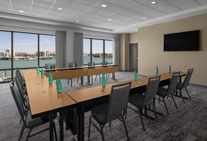 فندق Courtyard By Marriott Clearwater Beach