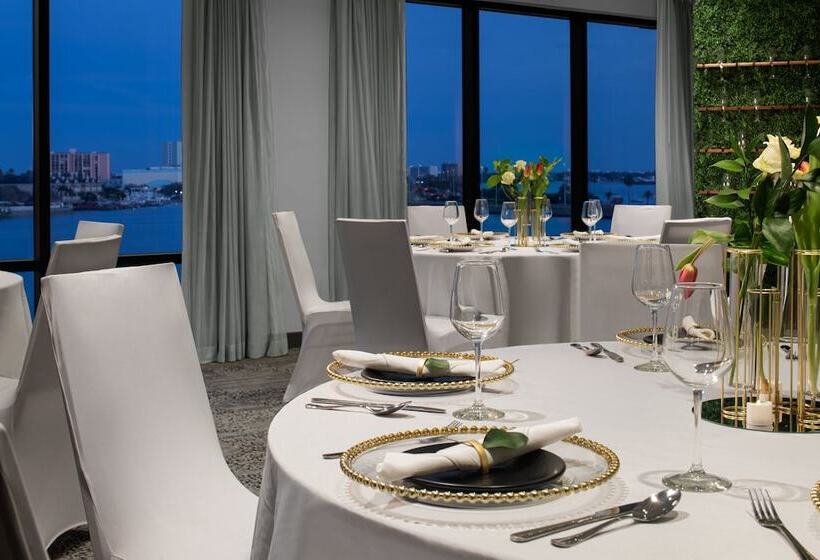 فندق Courtyard By Marriott Clearwater Beach