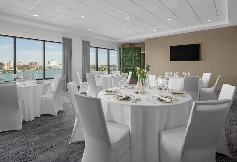 בית מלון כפרי Courtyard By Marriott Clearwater Beach