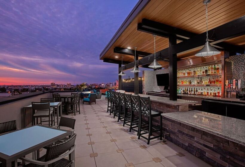 فندق Courtyard By Marriott Clearwater Beach