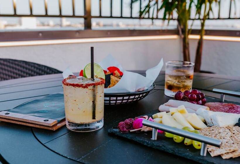 فندق Courtyard By Marriott Clearwater Beach