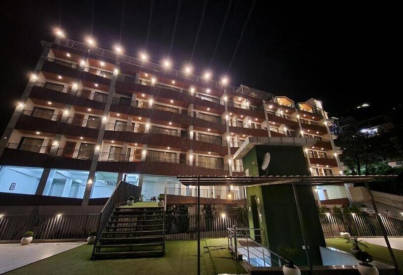 فندق Golden Fern Resort