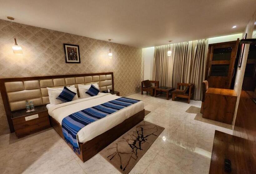 فندق Golden Fern Resort