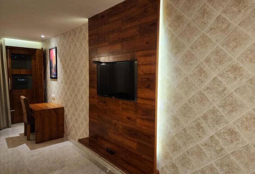 فندق Golden Fern Resort