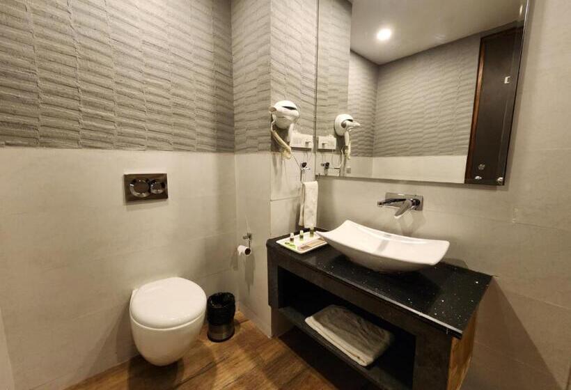 فندق Golden Fern Resort