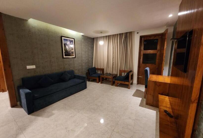 فندق Golden Fern Resort