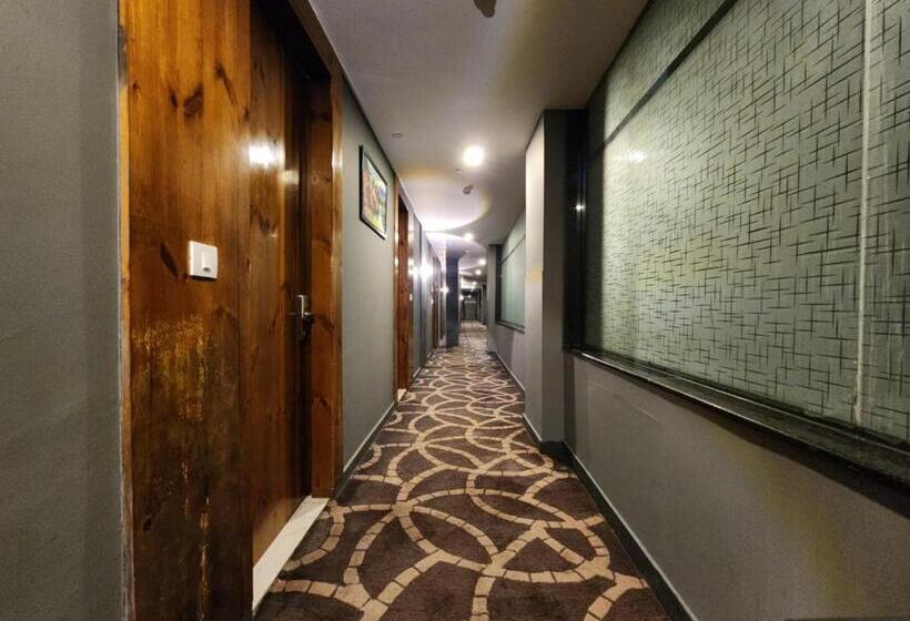 فندق Golden Fern Resort