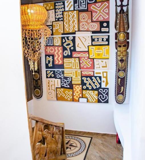 هتل Ike S Cultural Village